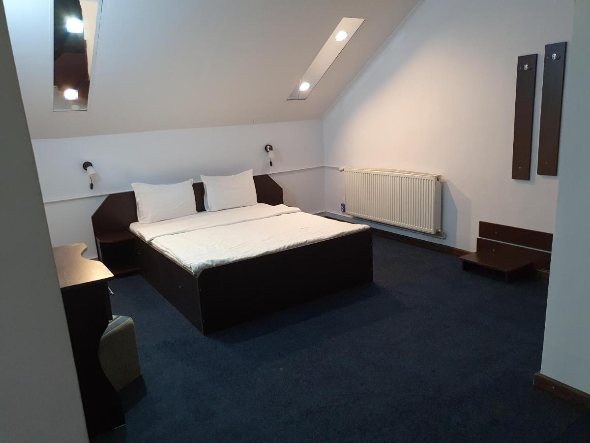 Motel Davios Târgu Jiu Exteriör bild