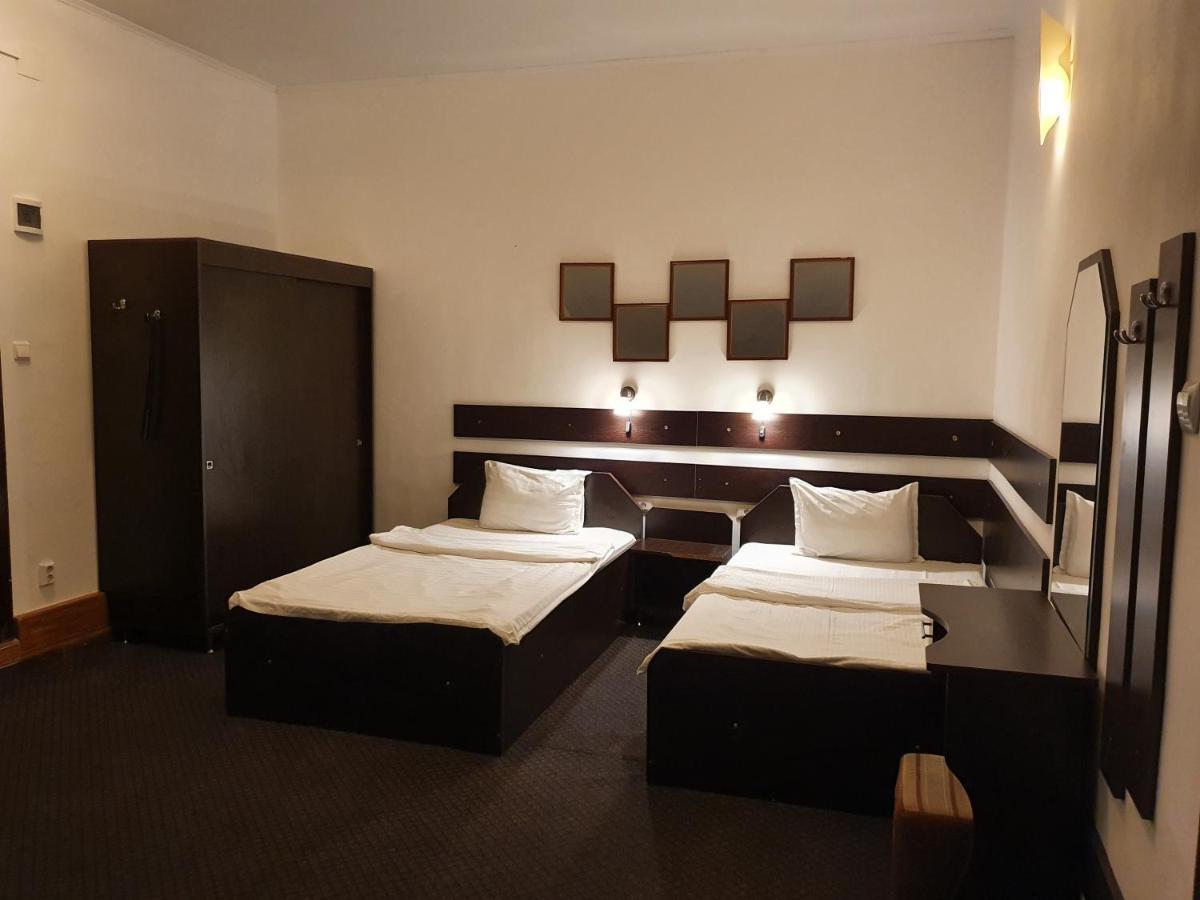 Motel Davios Târgu Jiu Exteriör bild