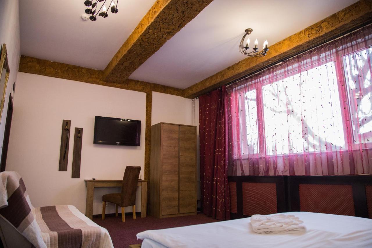 Motel Davios Târgu Jiu Exteriör bild
